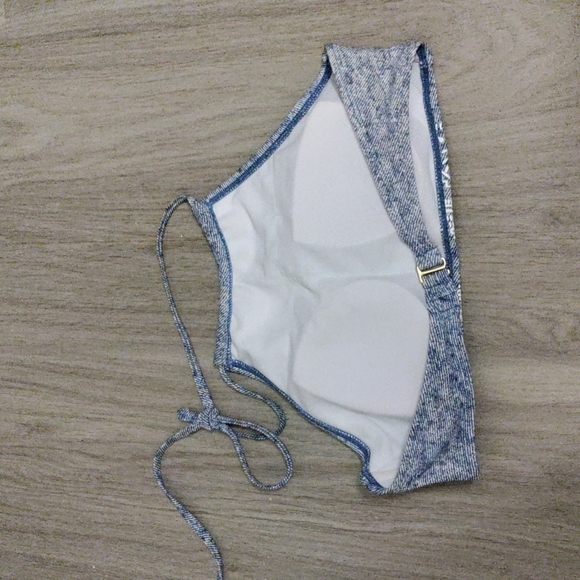 So swim top - Picture 4 of 5